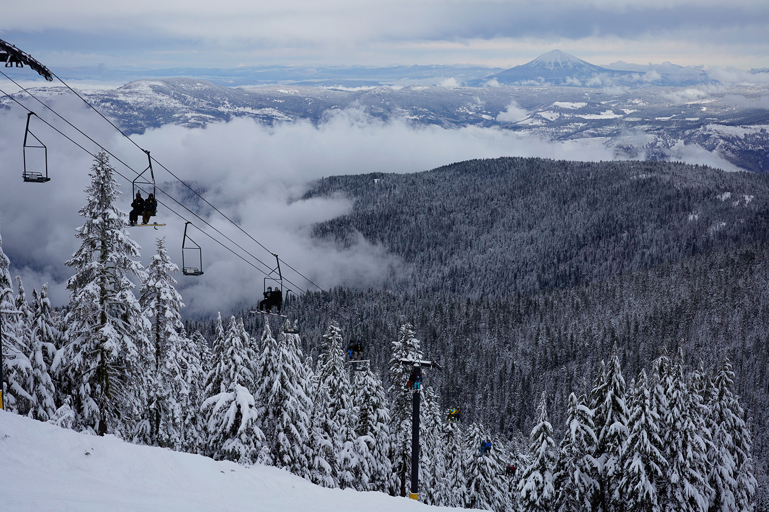 Mt. Ashland guests riding the Windsor chair